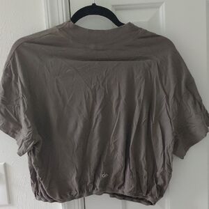 ALO Yoga Women's Short Sleeve Top in Taupe